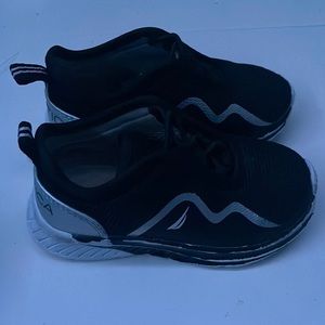 Nautica, 7, black and silver